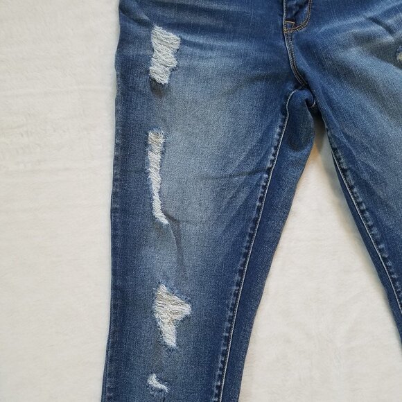 Maurices Distressed Denim high rise Jeans M short - Picture 3 of 7